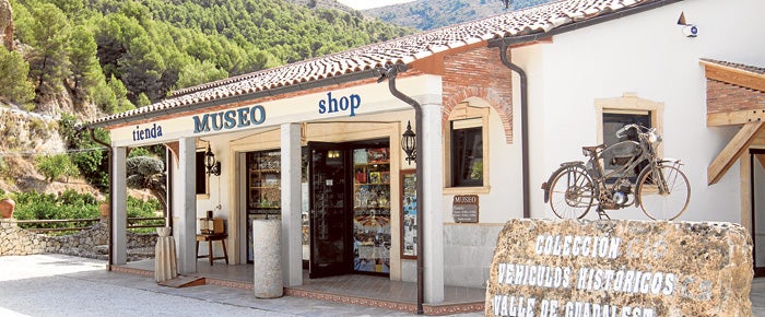 El Museo de Vehículos ofrece una colección de más de 160 motocicletas originales.