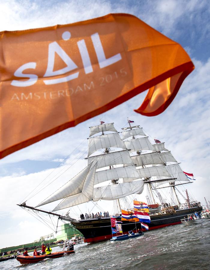 Embarcaciones históricas atracan en Holanda con motivo del gran evento náutico