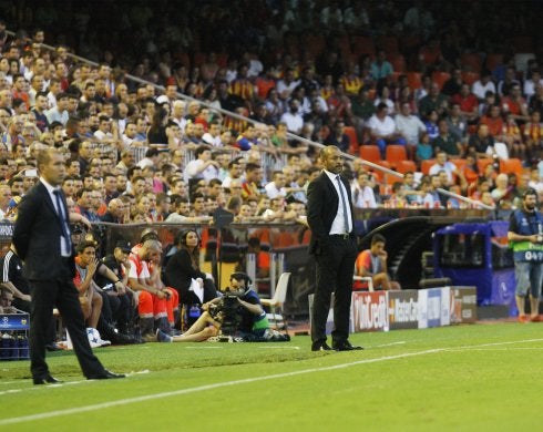 Nuno, ayer, en la banda de Mestalla.