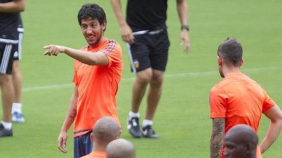 Parejo, durante un entrenamiento con el Valencia en Mestalla.