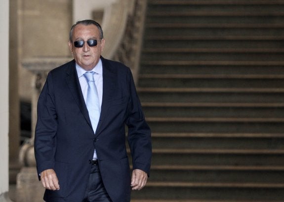 Carlos Fabra, durante una de sus visitas al Tribunal Superior de Justicia en 2014. :: irene marsilla