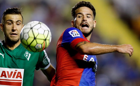 Rubén García, durante el partido contra el Eibar ayer.