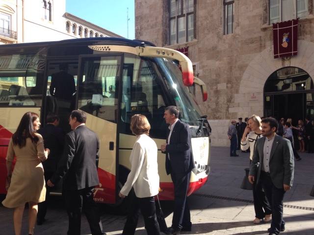 El PP exige «valentía» al Consell el 9 d'Octubre y le insta a pisar la calle y no ir en autobús como en 2015