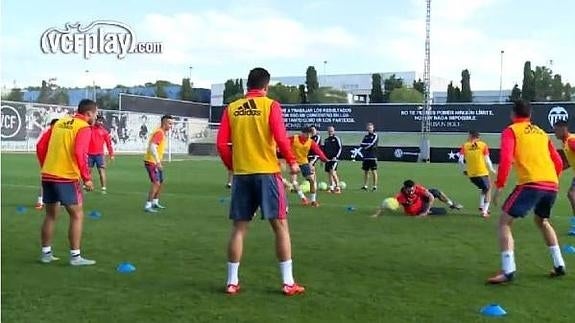 El Valencia se entrena sin Nuno