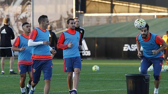 Feghouli llega 20 minutos tarde