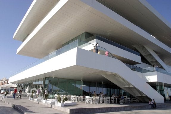 Edificio de Veles e Vents, propuesto por Ribó como centro de refugiados, en una imagen reciente. :: irene marsilla