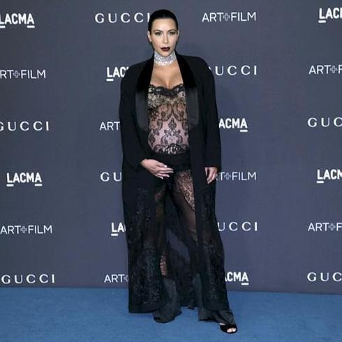 Kim Kardashian, con transparencias en su último mes de embarazo