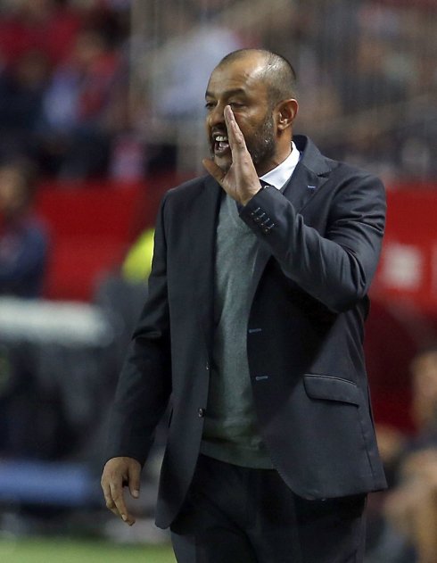 Nuno, en el encuentro ante el Sevilla. ::  EFE/José Manuel Vidal