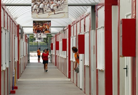 El Consell airea en campaña un informe que cifra en 1.130 millones los sobrecostes de colegios