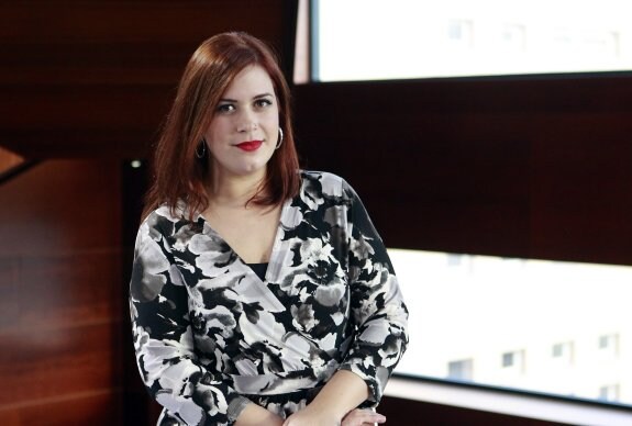 La escritora Elísabet Benavent es la autora de la exitosa trilogía de Valeria. :: txema rodríguez