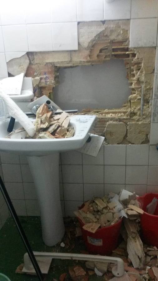 Unos butroneros asaltan una papelería tras equivocarse de comercio