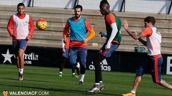 Rubén Vezo, Negredo, Zahibo y Rodrgio de Paul durante el entrenamiento de hoy. 