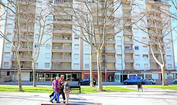 Un juez cierra un año un apartamento de Gandia por las molestias a vecinos