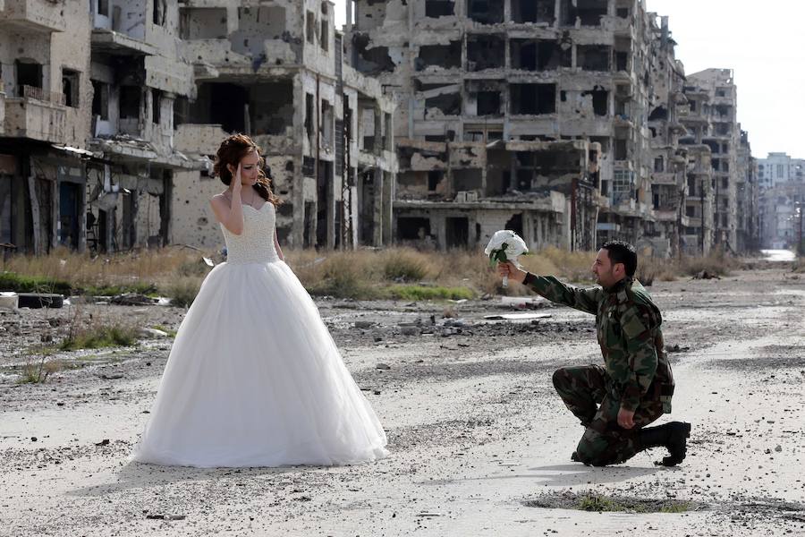 Una boda entre ruinas en la ciudad siria de Homs