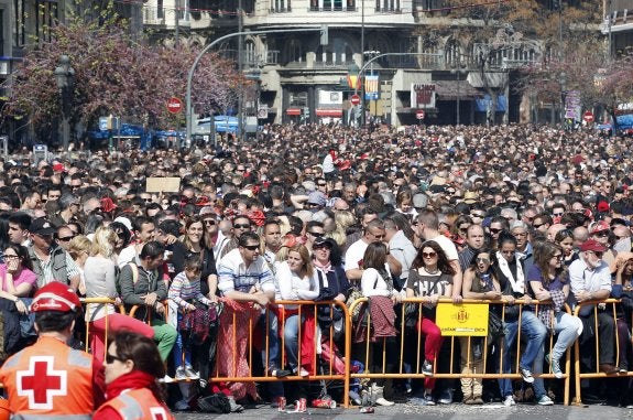 Fuset suaviza la versión de 'Valencia en Fallas' para lograr el derecho de autor