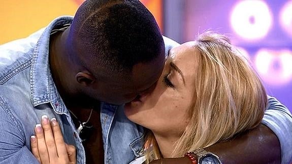 'MyHyV': Elisa de Panicis deja el trono por un problema familiar y elige a Juanma como pareja