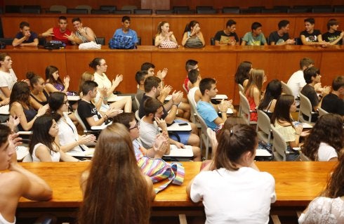 Alumnos del Bachillerato en el acto de apertura de 2014. :: m. molines