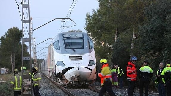 Un tren Euromed con 270 viajeros a bordo ha descarrilado en Tarragona.