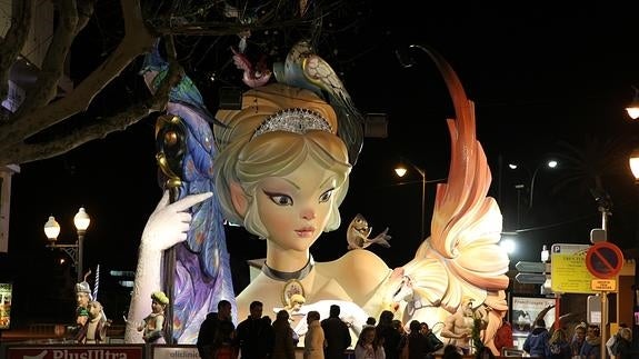 El distrito Oeste gana el primer premio de la Sección Especial de las Fallas de Dénia