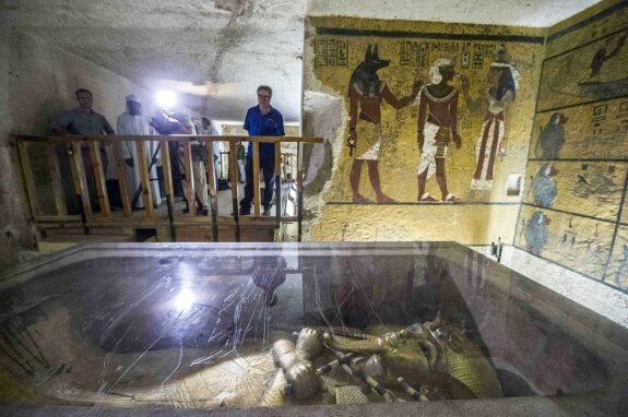 Interior de la cámara mortuoria de Tutankamón, en el Valle de los Reyes. :: Khaled DESOUKI / afp