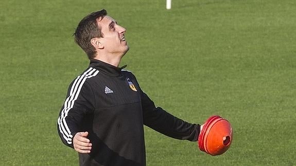 Gary Neville, en un entrenamiento.