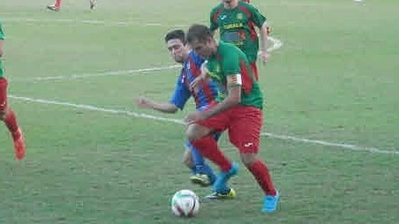 Un partido del Benigànim contra el Alzira.