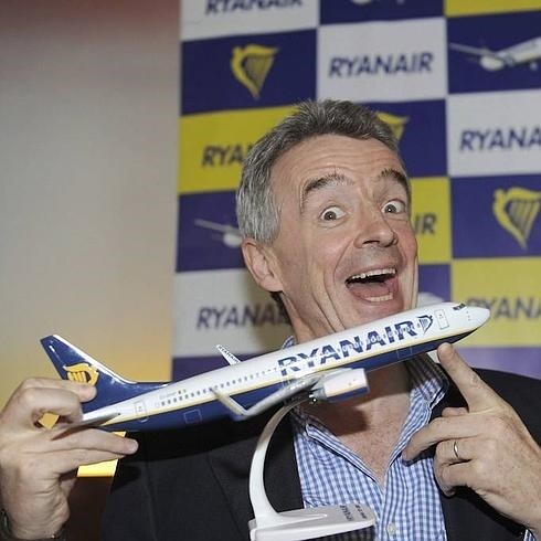 Ryanair contratará azafatos en Valencia el 21 de abril