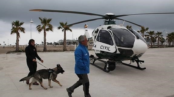 El helicóptero, en pleno paseo marítimo. 