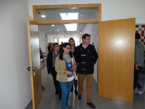 Momento de la visita a las instalaciones. :: lp