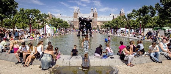 Tienen 8000.000 habitantes y recibe a 17 millones de turistas.