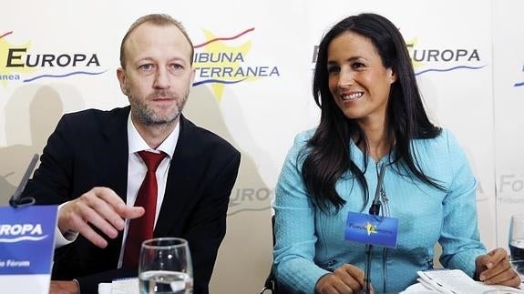 Alexis Marí y Begoña Villacís, en el Fórum Europa-Tribuna Mediterránea.