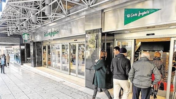 El Corte Inglés cerrará y Arena abrirá este domingo