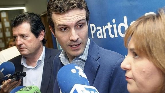 Gerardo Camps, Pablo Casado e Isable Bonig. 