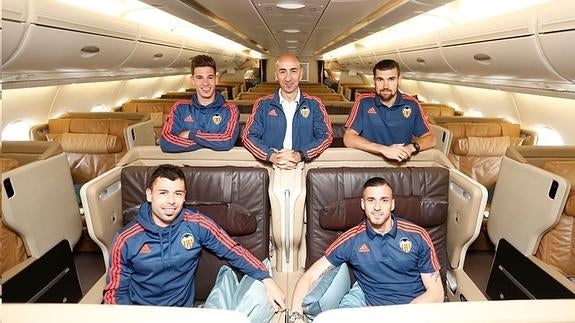 Santi Mina, Pako Ayestarán, Ryan, Javi Fuego y Jaume.