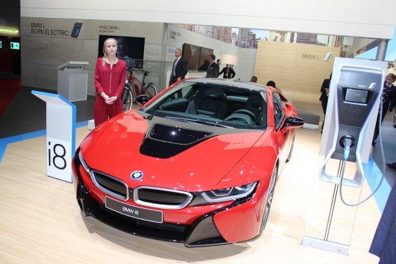 El BMW i8 será el coche ecológico más deportivo en Ecomov.