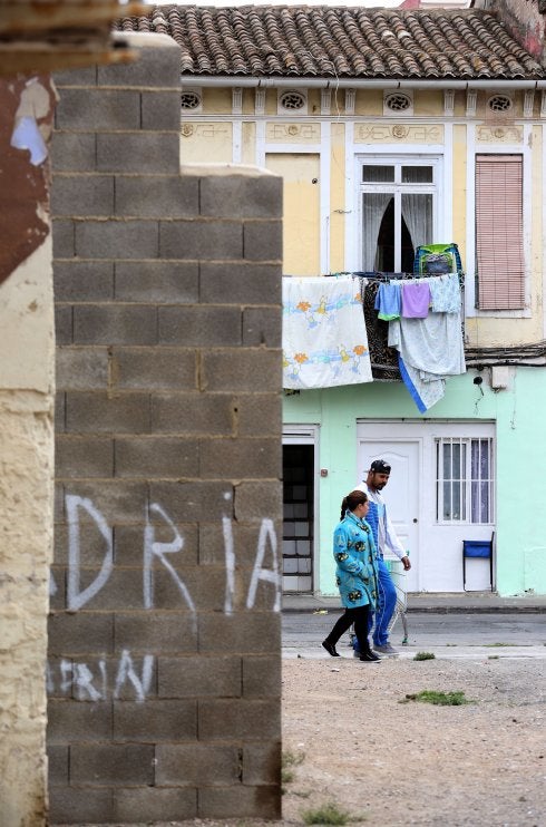 Una de las zonas del Cabanyal pendiente de rehabilitación. :: monzó