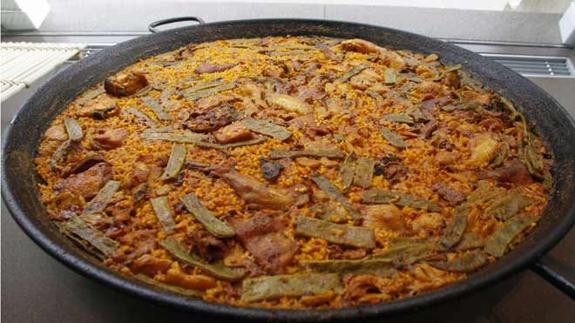 La paella es el plato español más conocido en internet