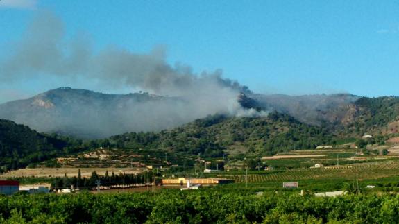 Incendio en Benifairó de les Valls.