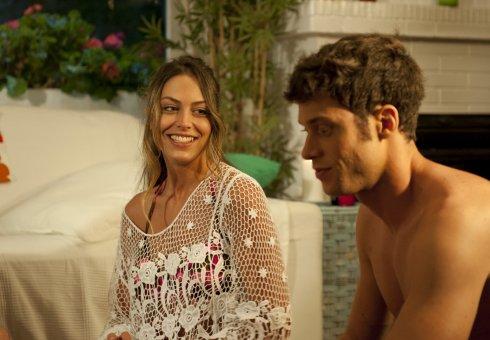 La actriz Nazaret Aracil interpreta a Brigitte en 'Benidorm mon amour'. :: lp