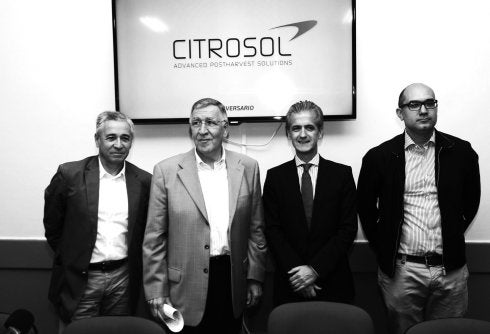 Rafael Juan, tercero por la izquierda.