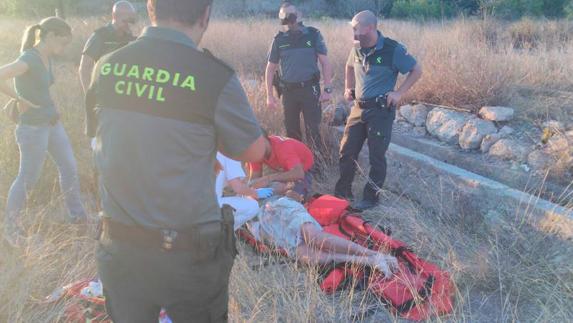 La Guardia Civil rescata a un anciano que cayó a una acequia