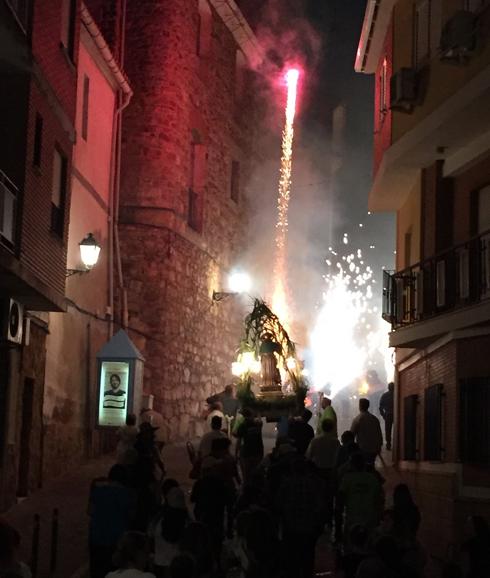 Acto de la bajada de San Roque, anoche en Serra.