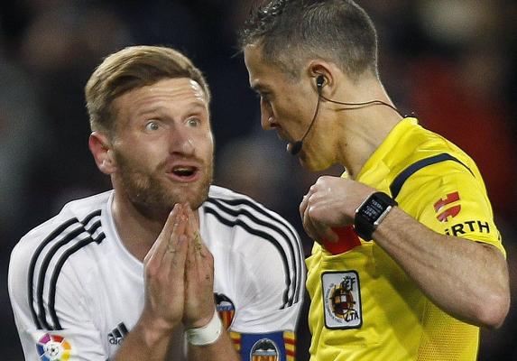 Mustafi ya ha firmado con el Arsenal