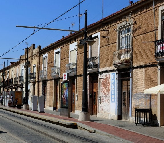 Exterior de la Lonja de Pescadores, vista desde la calle Eugenia Viñes. 