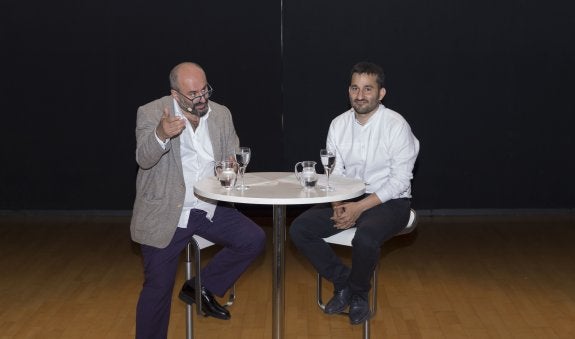 El intendente Davide Livermore y el conseller de Cultura, Vicent Marzà, en una comparecencia conjunta en mayo. 