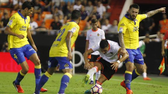 Enzo Pérez viaja a Bilbao para arropar al equipo