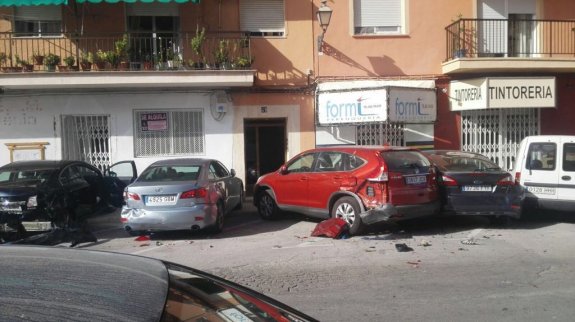 Dos de los coches dañados. :: lp