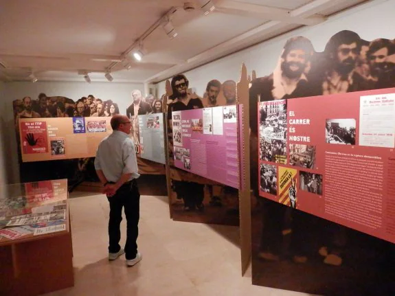 La Casa de la Cultura de Alzira acoge la exposición sobre la historia del sindicato. :: a. talavera