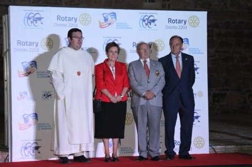 Asistentes al acto del centenario de la Fundación Rotaria. :: lp