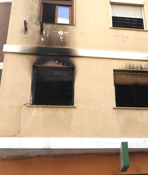 Estado en el que ha quedado la vivienda afectada por el fuego.